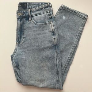 hollister high rise mom jeans
